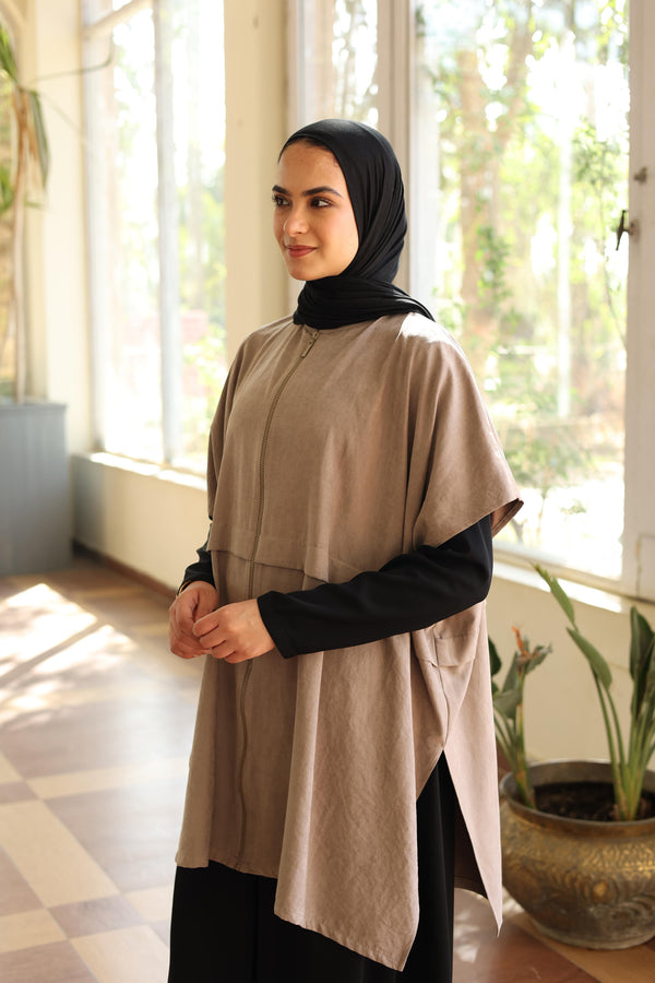 Front-Zip Elevated Cape cafe