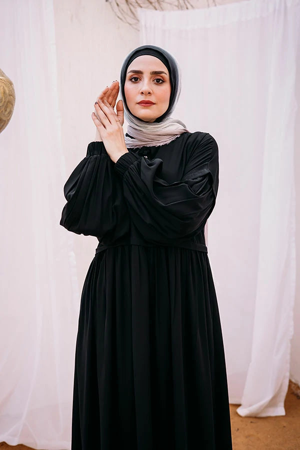 Crepe abaya with puffy sleeves and tassel neck rope