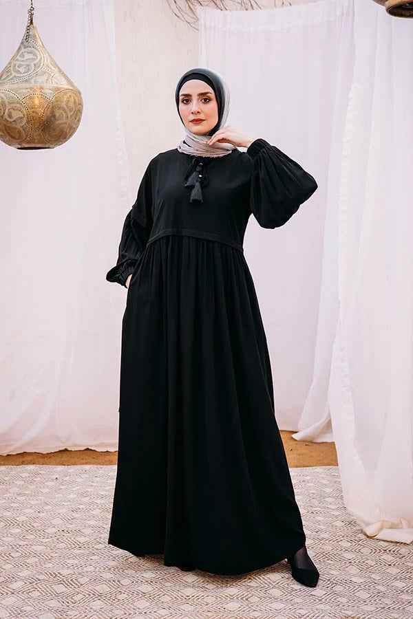 Crepe abaya with puffy sleeves and tassel neck rope