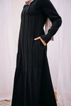 Crepe abaya with longitudinal pleats