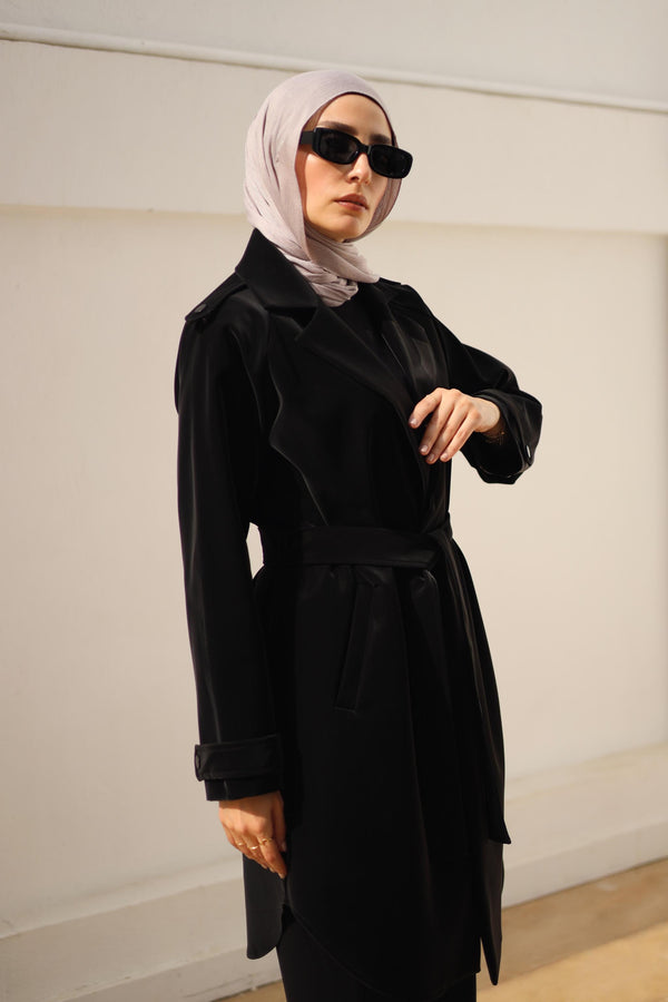 Elegant Velvety faux leather jacket with belt