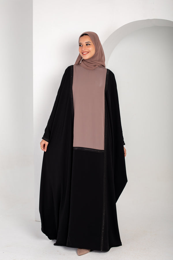 Contrast khaliji Abaya with scarf