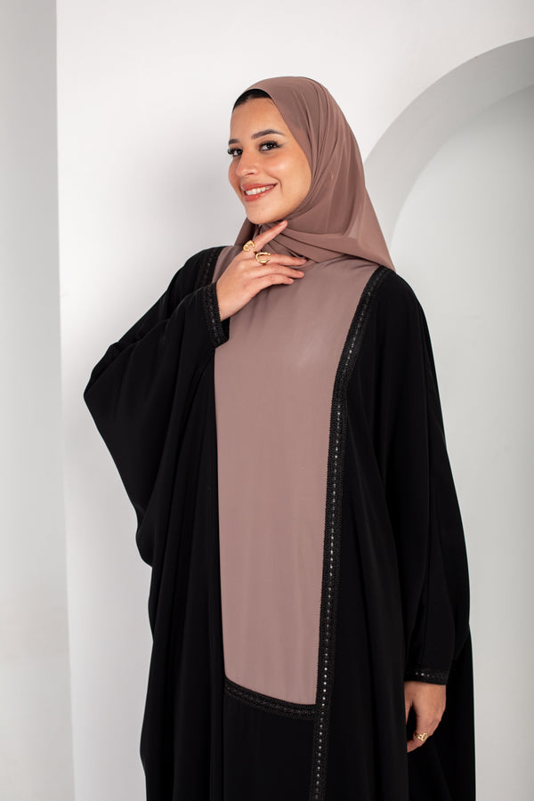 Contrast khaliji Abaya with scarf