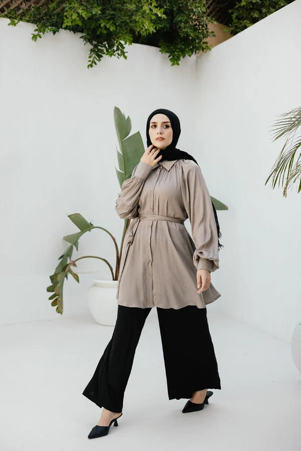 Beige raglan crunched silk blouse with belt .