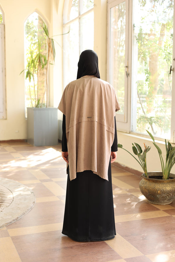 Front-Zip Elevated Cape cafe