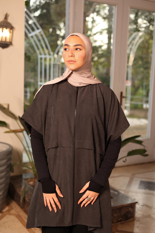 Front-Zip Elevated Cape black