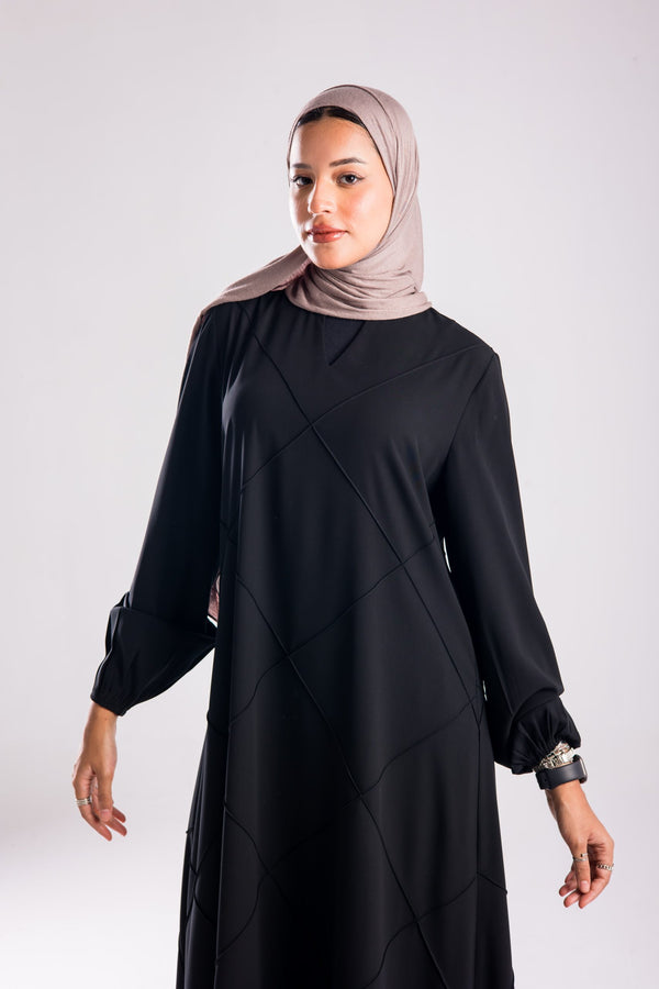 Silk abaya with textured diamond pattern