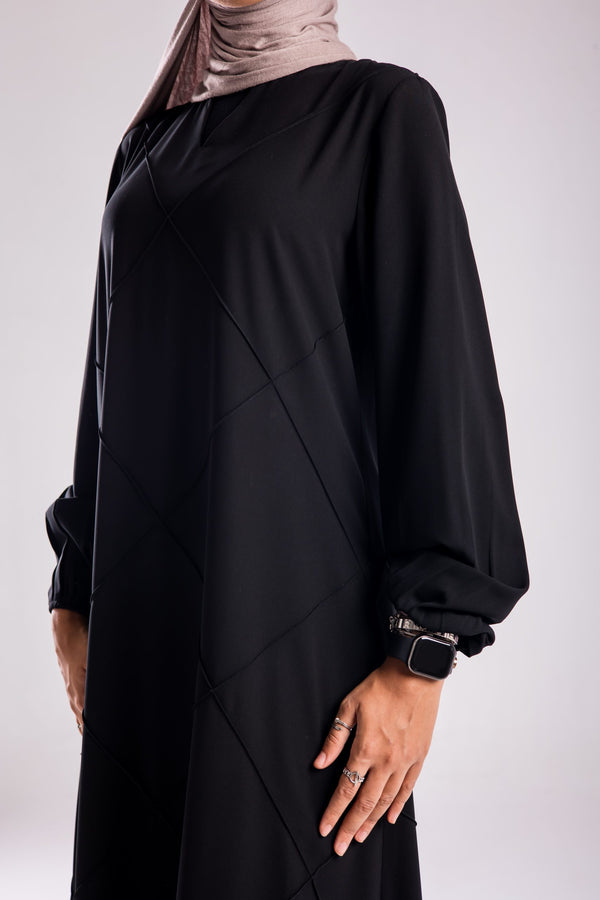 Silk abaya with textured diamond pattern